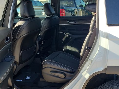 New 2026 Jeep Grand Cherokee L Limited image 12