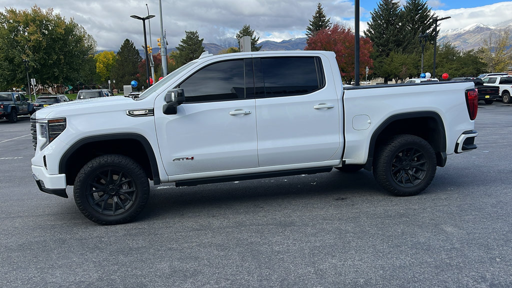 Used 2025 GMC Sierra 1500 AT4 w/ AT4 Premium Package AWD/4WD image 6