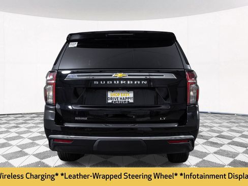 Used 2022 Chevrolet Suburban LT AWD/4WD image 19