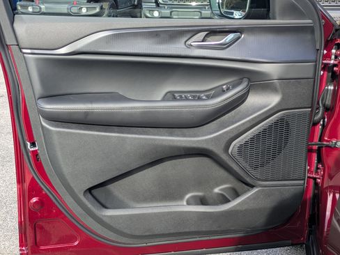 New 2025 Jeep Grand Cherokee L Altitude image 19