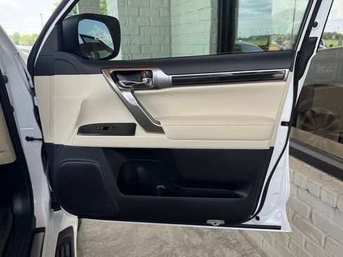 Used 2022 Lexus GX 460 Luxury w/ Accessory Package AWD/4WD image 47