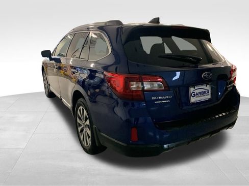 Used 2017 Subaru Outback 2.5i Touring image 4