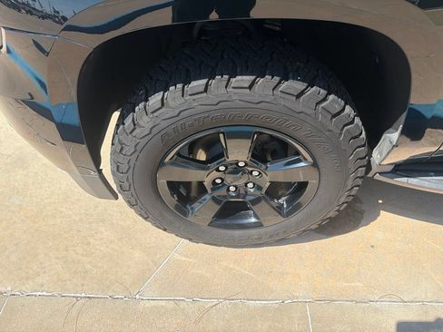 Used 2020 Chevrolet Tahoe LT w/ Texas Edition Package RWD image 11