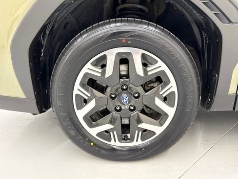 Certified 2025 Subaru Forester Premium AWD/4WD image 9