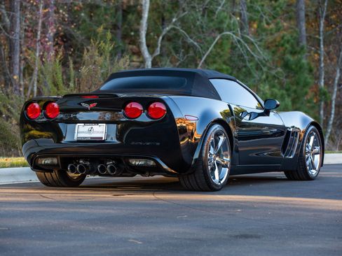 Used 2010 Chevrolet Corvette Grand Sport w/ Preferred Equipment Group image 22