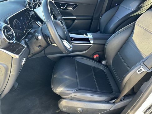 Used 2025 Mercedes-Benz GLC 300 4MATIC image 16