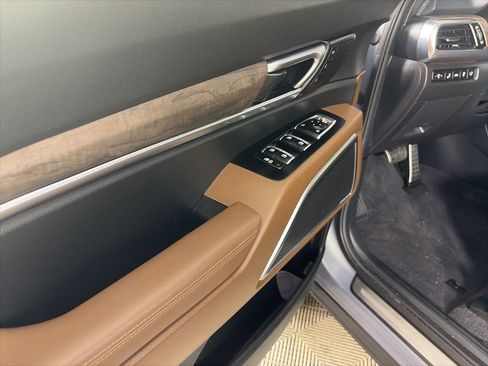 Used 2022 Kia Telluride SX w/ SX Prestige Package AWD/4WD image 11
