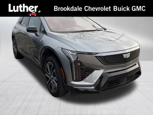 Used 2025 Cadillac Optiq Sport 2 w/ LPO, Floor Liner Package AWD/4WD image 1