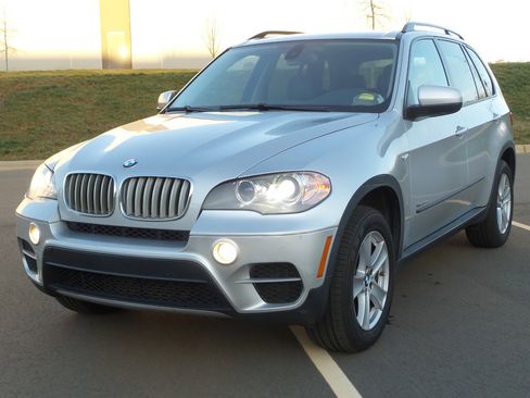 Used 2012 BMW X5 xDrive35d image 1