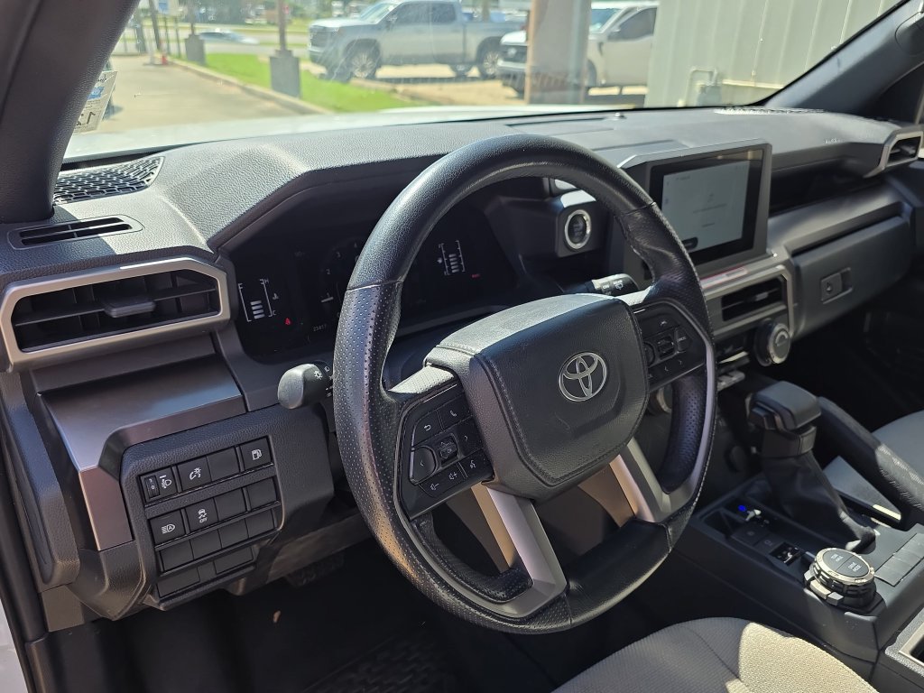 Used 2025 Toyota 4Runner SR5 AWD/4WD image 21