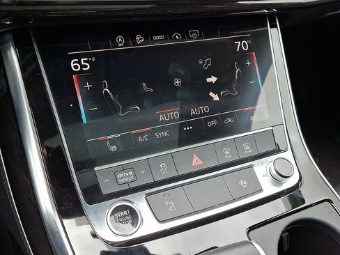 Used 2024 Audi Q7 3.0T Premium Plus AWD/4WD image 19
