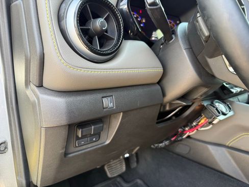 Used 2025 Chevrolet Colorado ZR2 image 12