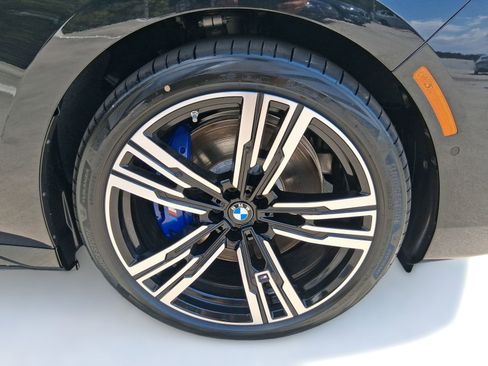 New 2026 BMW 750e xDrive w/ Executive Package image 9