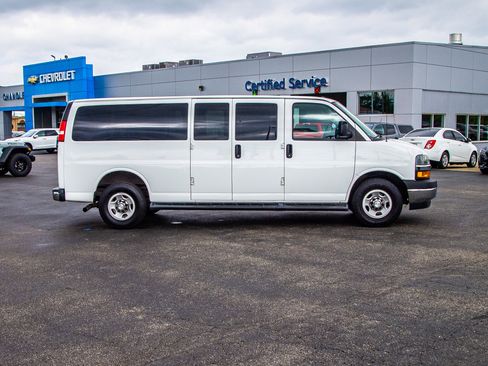 Used 2020 Chevrolet Express 3500 LT w/ LT Preferred Equipment Group image 8
