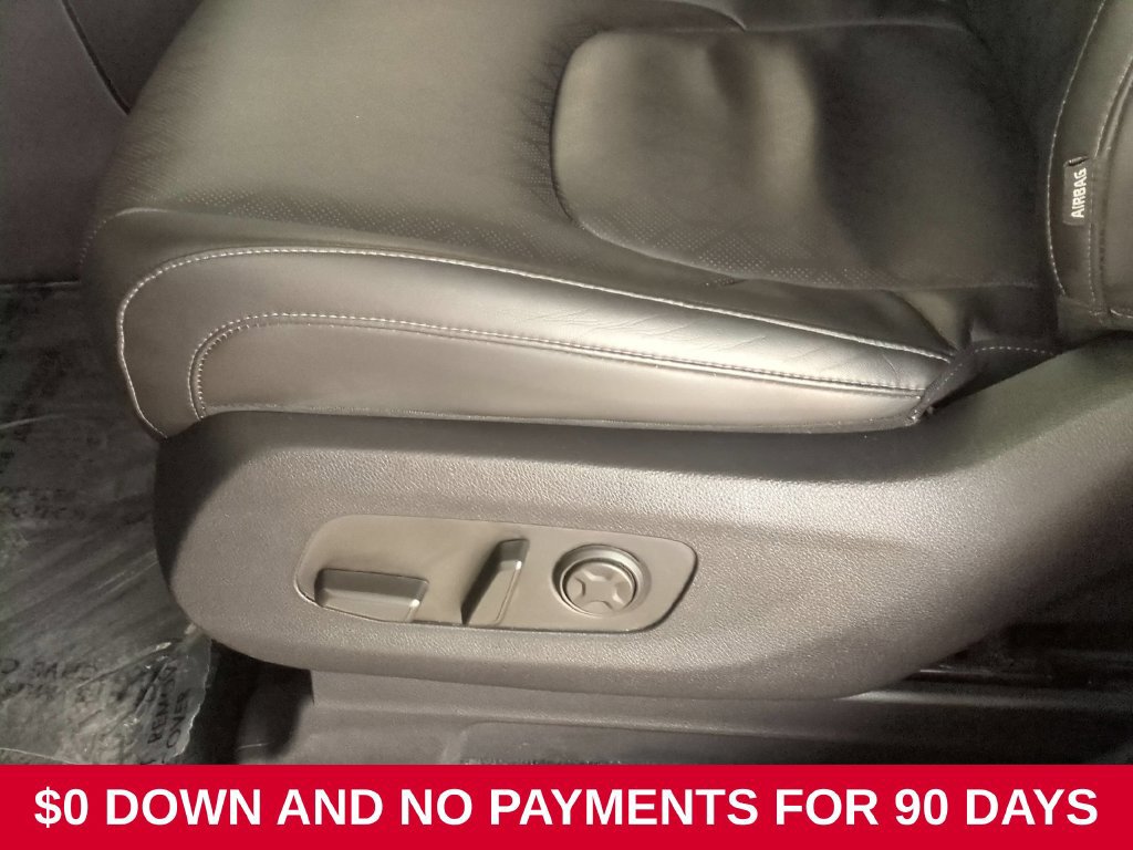 Used 2025 Kia Carnival FWD image 14