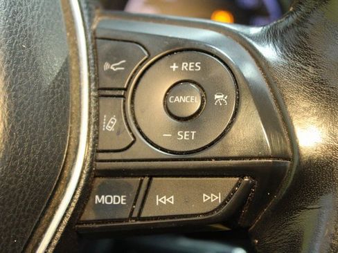 Used 2019 Toyota Camry SE image 19