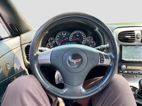 Used 2007 Chevrolet Corvette Coupe w/ Preferred Equipment Group RWD image 11
