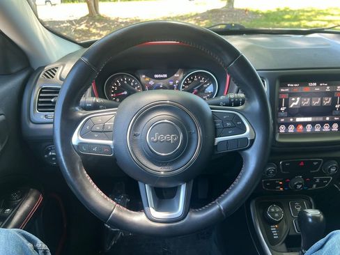 Used 2019 Jeep Compass Trailhawk AWD/4WD image 23
