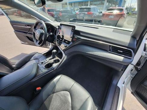 Used 2022 Toyota Camry XSE FWD image 30