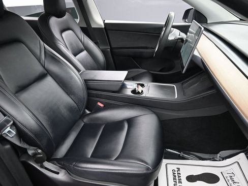 Used 2022 Tesla Model Y Performance image 35