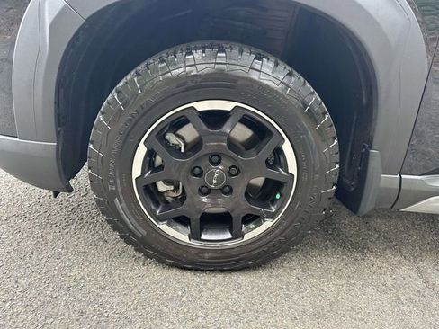 Used 2025 Honda Pilot TrailSport image 7