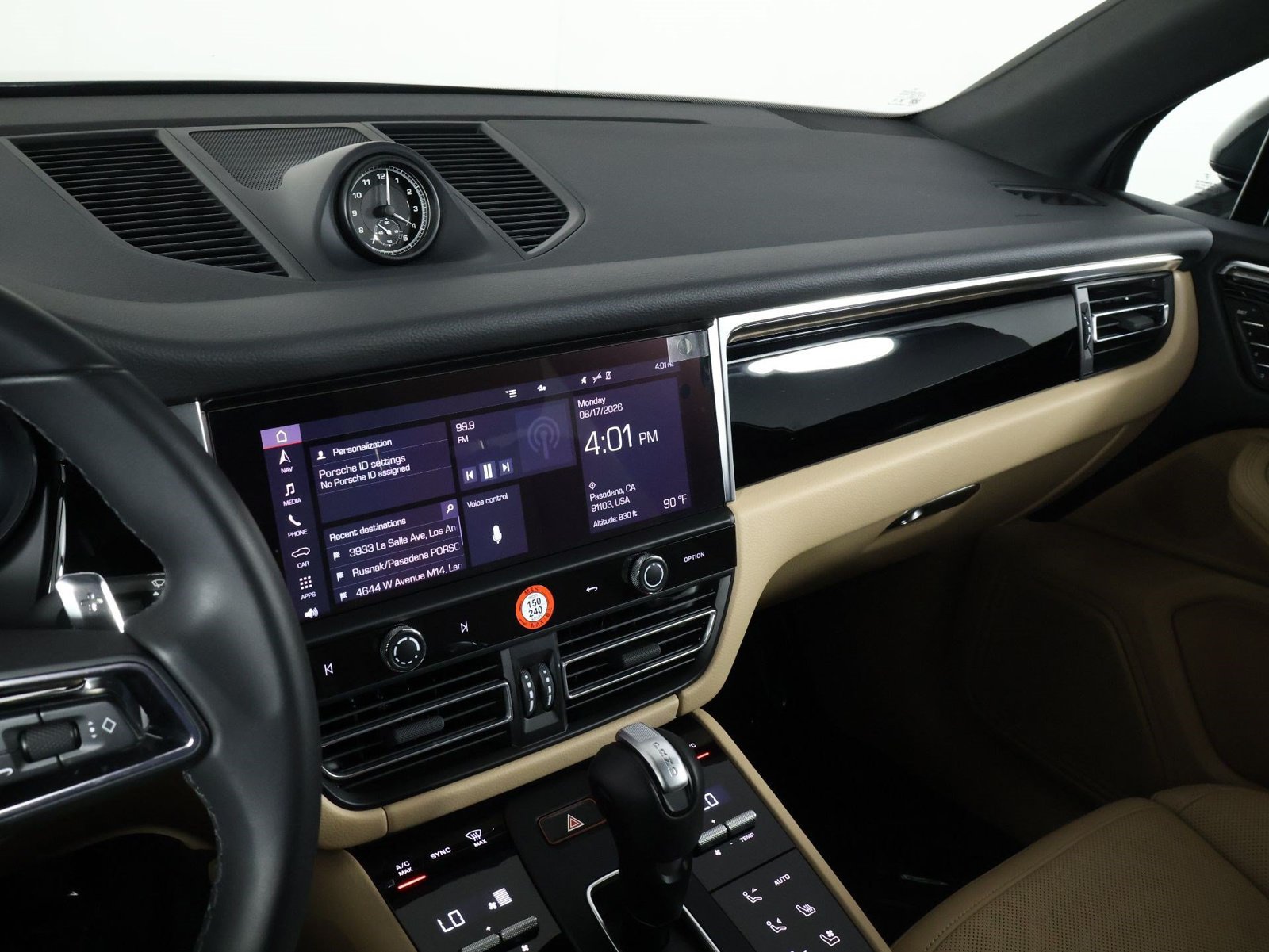 Certified 2026 Porsche Macan AWD/4WD image 13