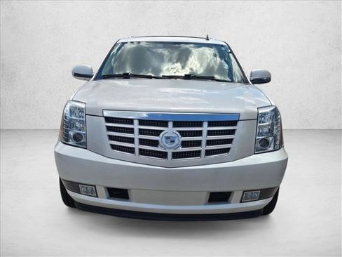 Used 2011 Cadillac Escalade 4WD Hybrid image 2