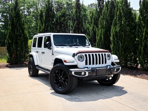 Used 2023 Jeep Wrangler Sahara w/ Cold Weather Group AWD/4WD image 2