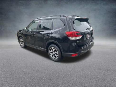 Used 2023 Subaru Forester Premium AWD/4WD image 3