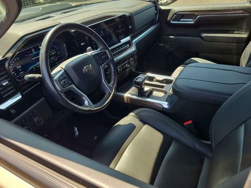 Used 2023 Chevrolet Silverado 1500 LT Trail Boss w/ LT Trail Boss Premium Package AWD/4WD image 10