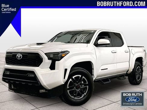 Used 2024 Toyota Tacoma TRD Sport AWD/4WD image 1