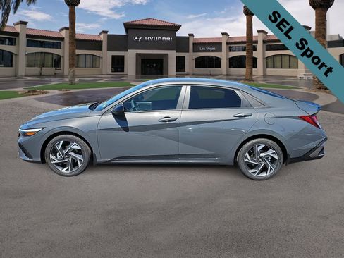 Certified 2025 Hyundai Elantra Sport FWD image 5