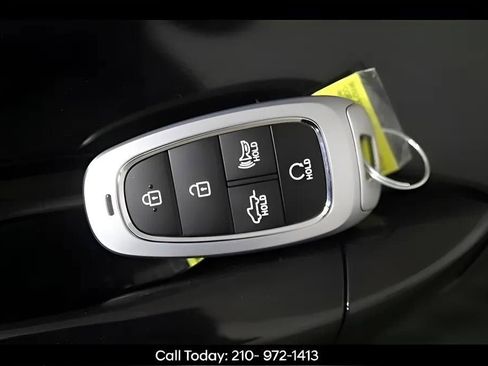 Used 2024 Hyundai Santa Cruz Limited AWD/4WD image 11