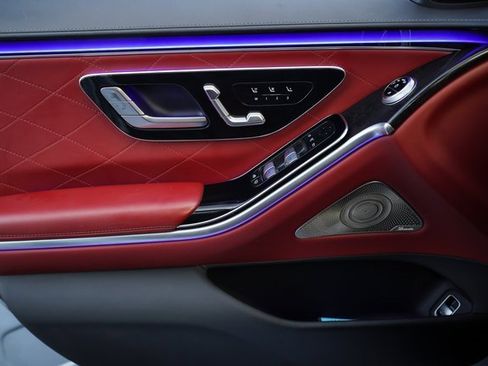 Used 2022 Mercedes-Benz S 580 4MATIC Sedan w/ Rear Seat Package image 36