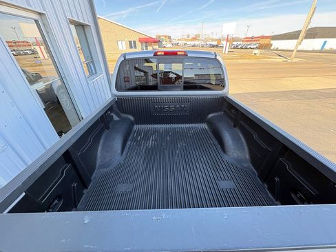 Used 2015 Nissan Frontier SV image 19