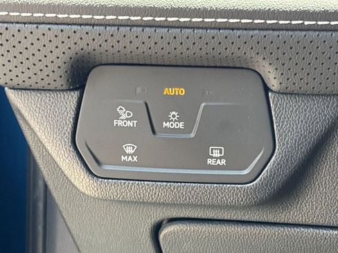New 2026 Volkswagen Atlas SE FWD image 28
