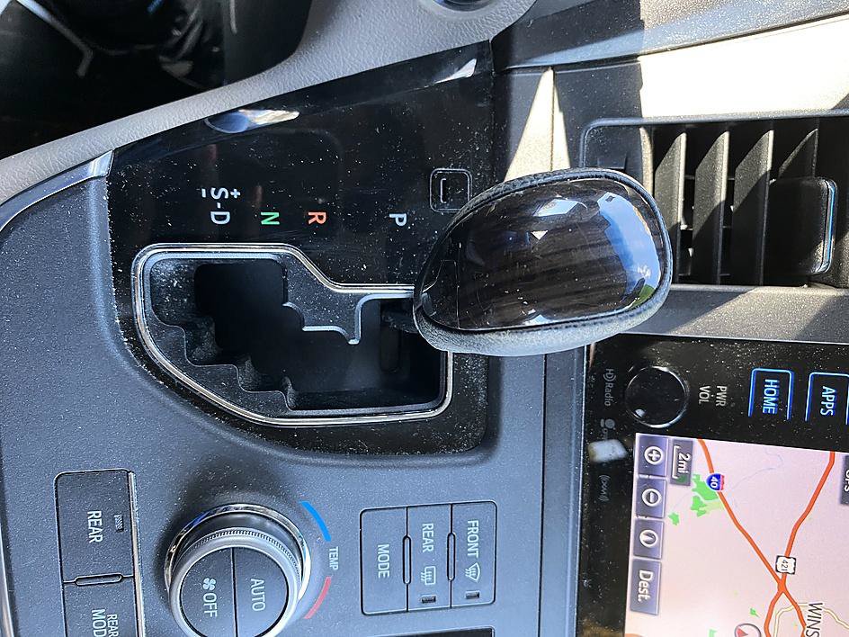Used 2017 Toyota Sienna XLE w/ XLE Navigation Package FWD image 15