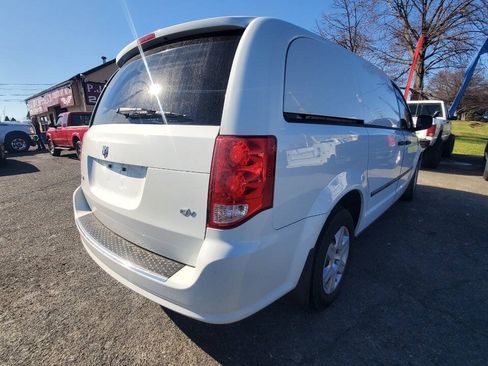 Used 2014 RAM C/V Tradesman FWD image 5