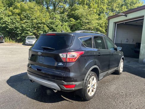 Used 2017 Ford Escape SE w/ Equipment Group 201A AWD/4WD image 3