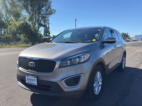 Used 2018 Kia Sorento L FWD image 4