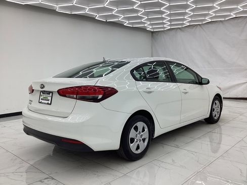 Used 2018 Kia Forte LX w/ LX Rear Camera Package image 11