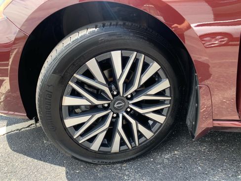 Used 2024 Nissan Altima 2.5 SV w/ SV Premium Package AWD/4WD image 8