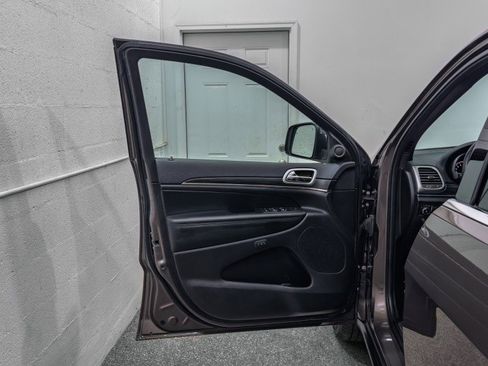 Used 2021 Jeep Grand Cherokee Limited image 13