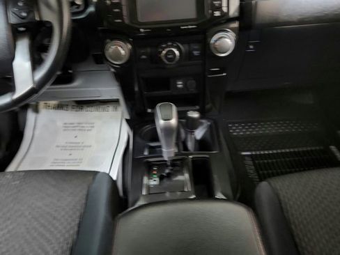 Used 2018 Toyota 4Runner TRD Off-Road image 45