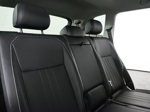 Used 2023 Volkswagen Tiguan SE image 20