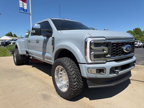 Used 2024 Ford F450 Limited w/ FX4 Off-Road Package AWD/4WD image 2