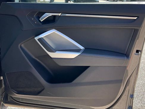 Used 2025 Audi Q3 2.0T Premium image 23