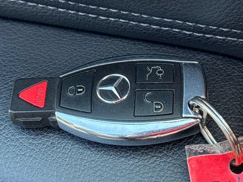 Used 2018 Mercedes-Benz GLE 350 4MATIC image 29