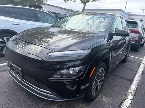 Used 2023 Hyundai Kona SE w/ Cargo Package FWD image 4