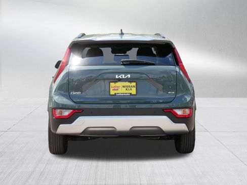 Used 2023 Kia Niro EX FWD image 6